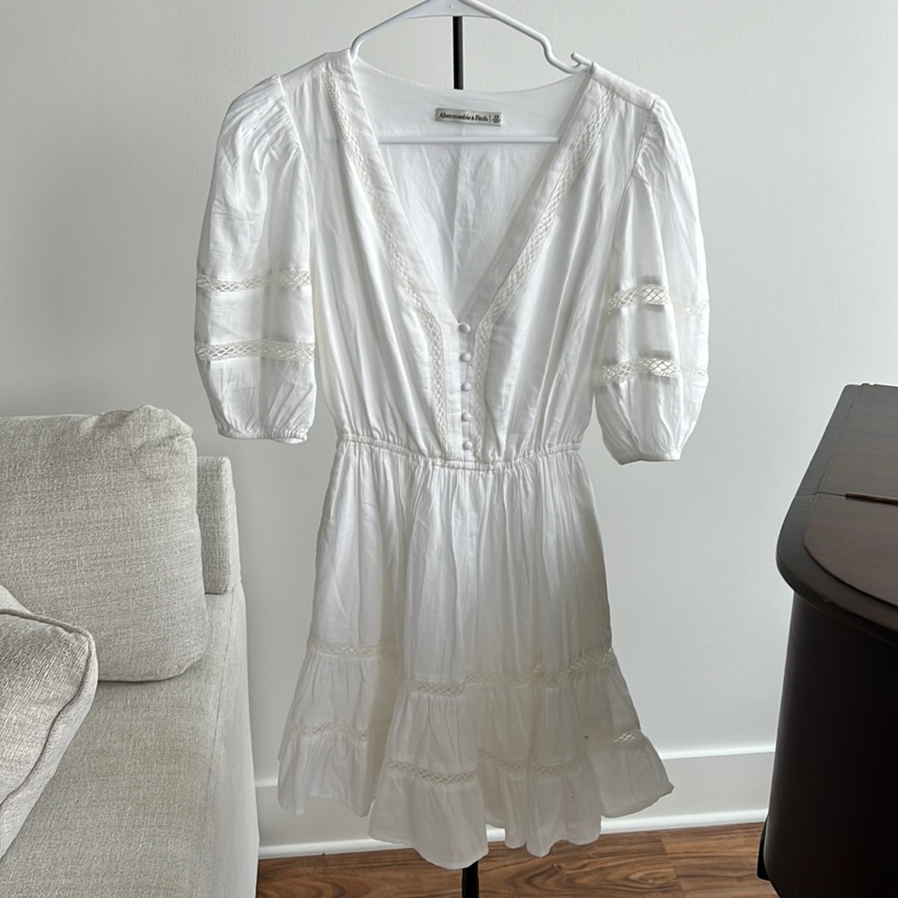 Perfect short white dress!
